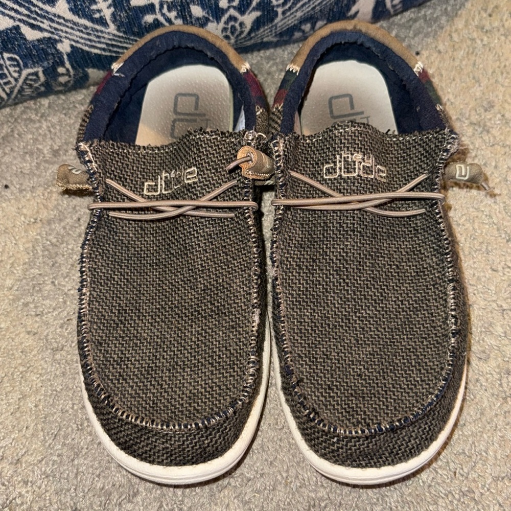 Hey dude grey/blue men’s shoes size 9 - worn 2-3 times